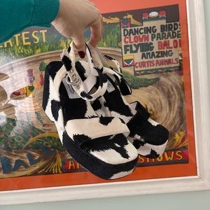 NEWPORT NEWS Y2K Cow Print Wedges Size 7 (narrow) Women’s US